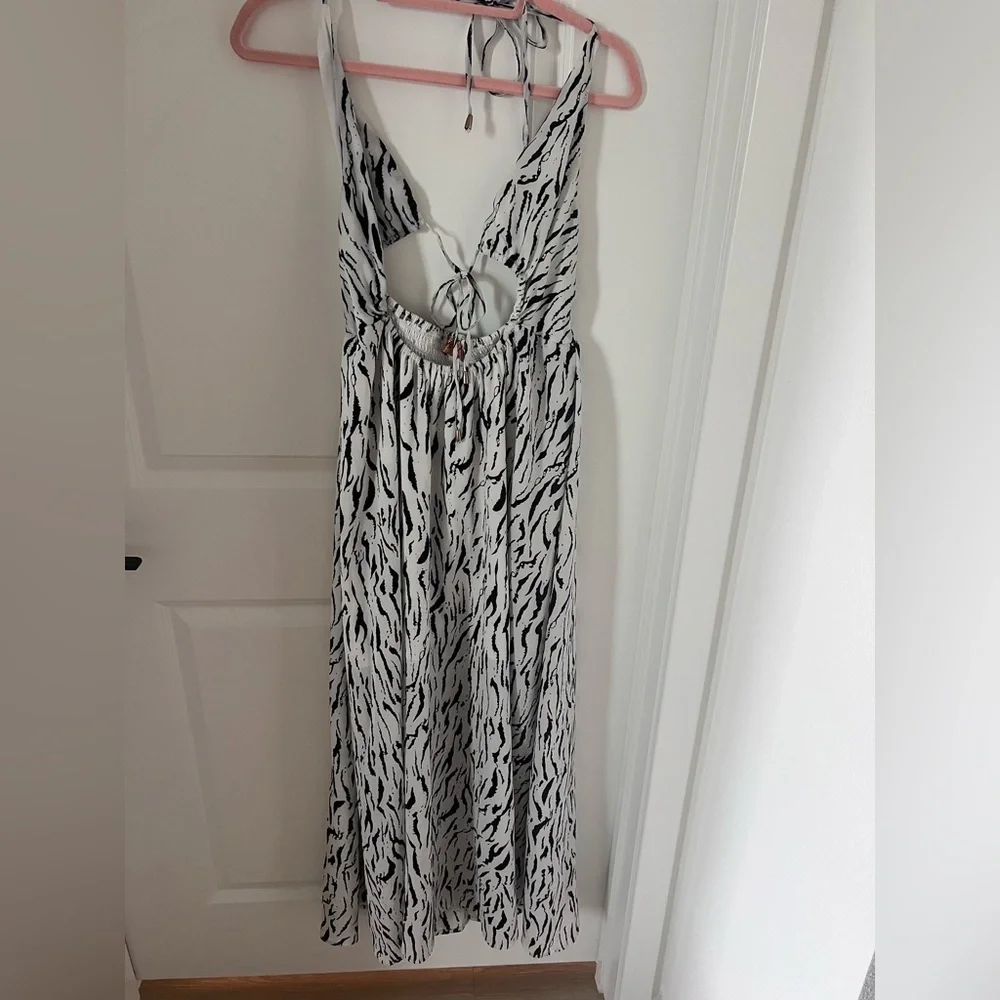 Zebra Print Maxi Cutout Halter Dress Size Medium - Picture 10 of 16